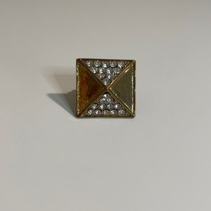 Gold square ring